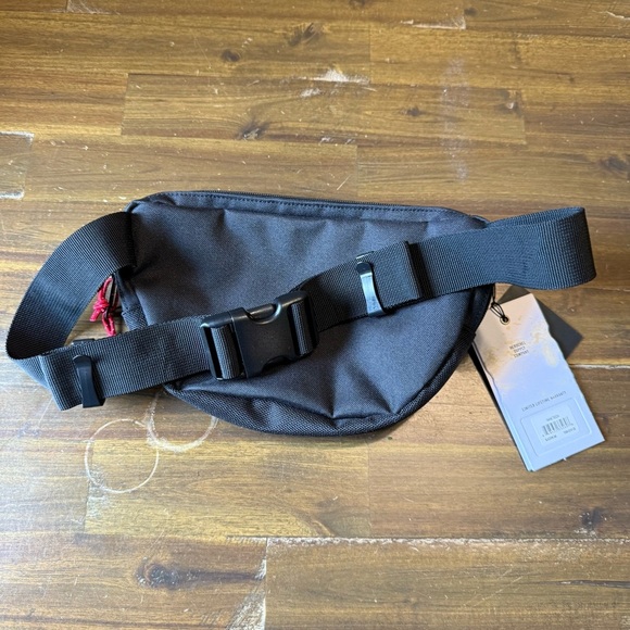 Herschel Supply Company Nineteen Fanny Pack Bag Woodland Camo - Picture 2 of 7